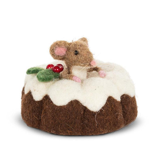 Mouse with Bundt Cake